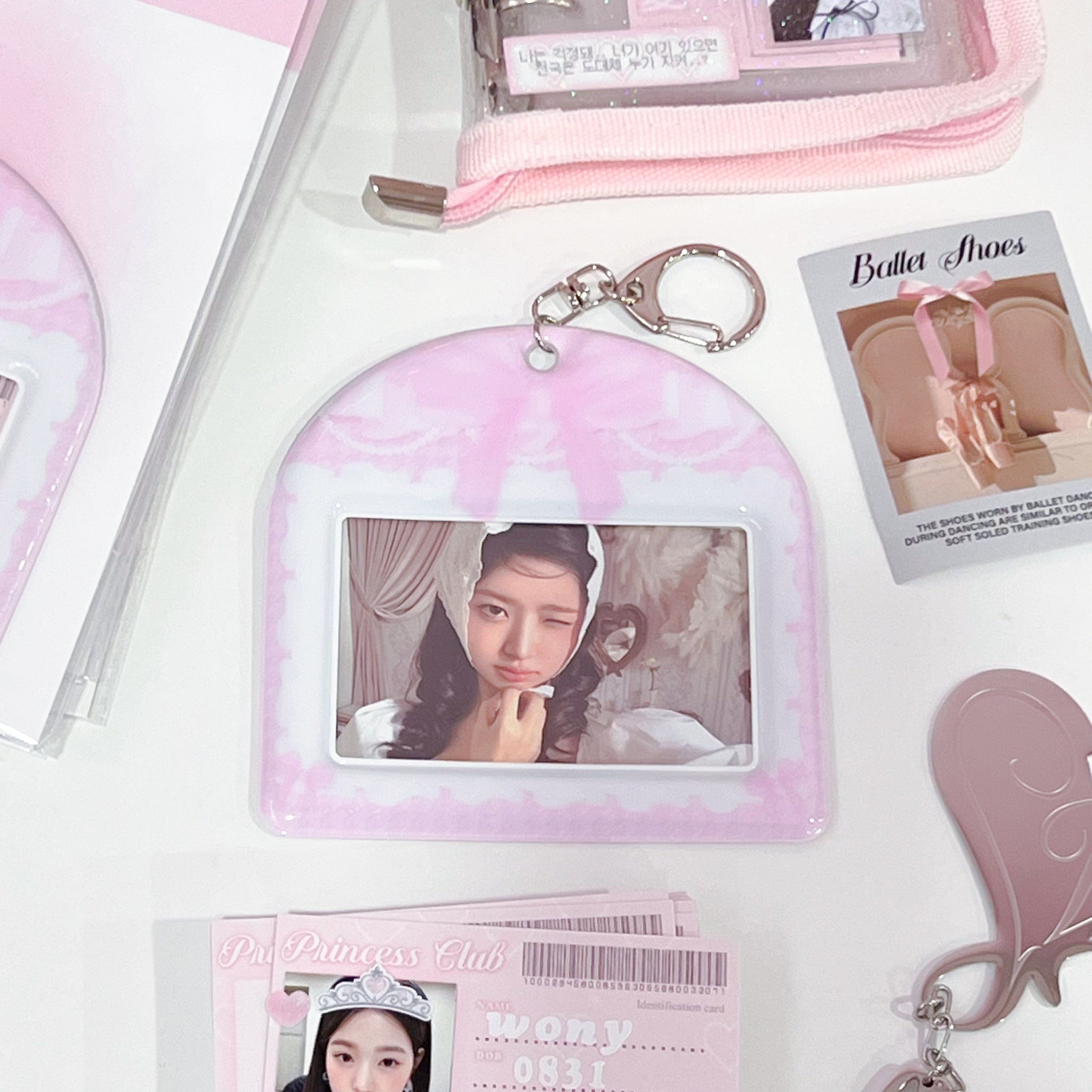 MINS STUDIOS Princess Horizontal Card Holder